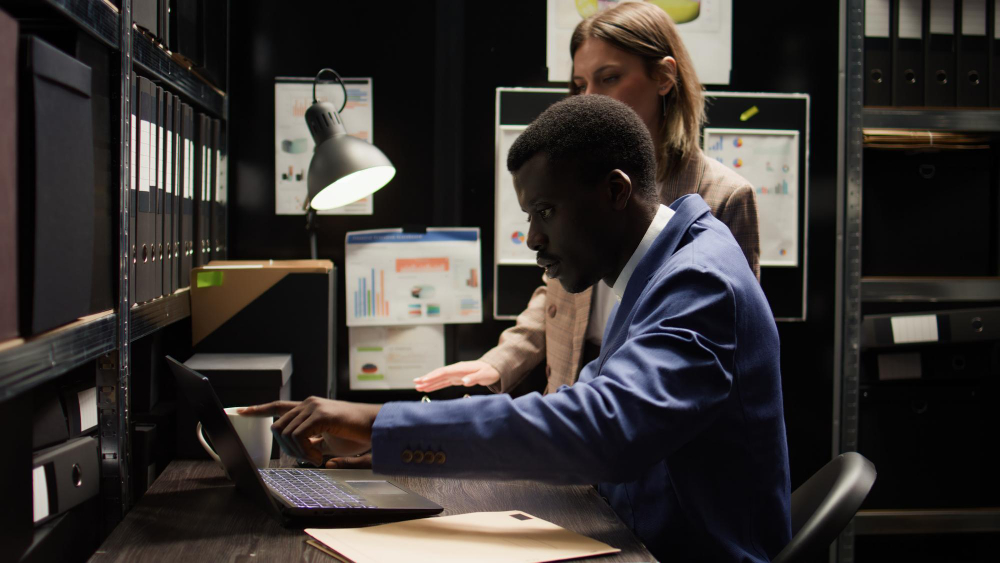 Two analysts trying to solve the crime