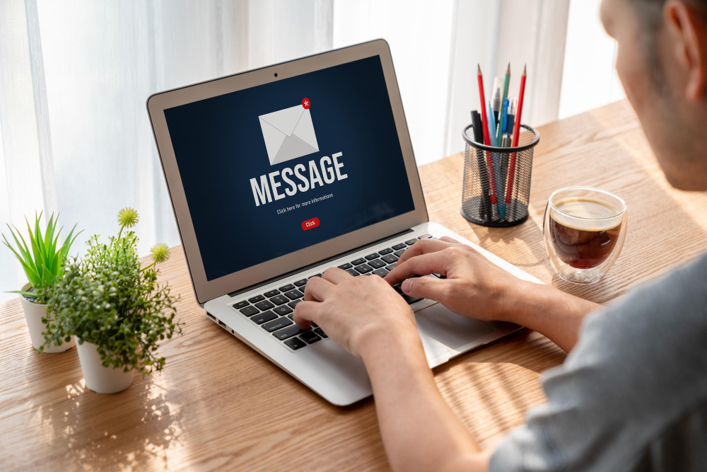 An adware in the form of a new message notification
