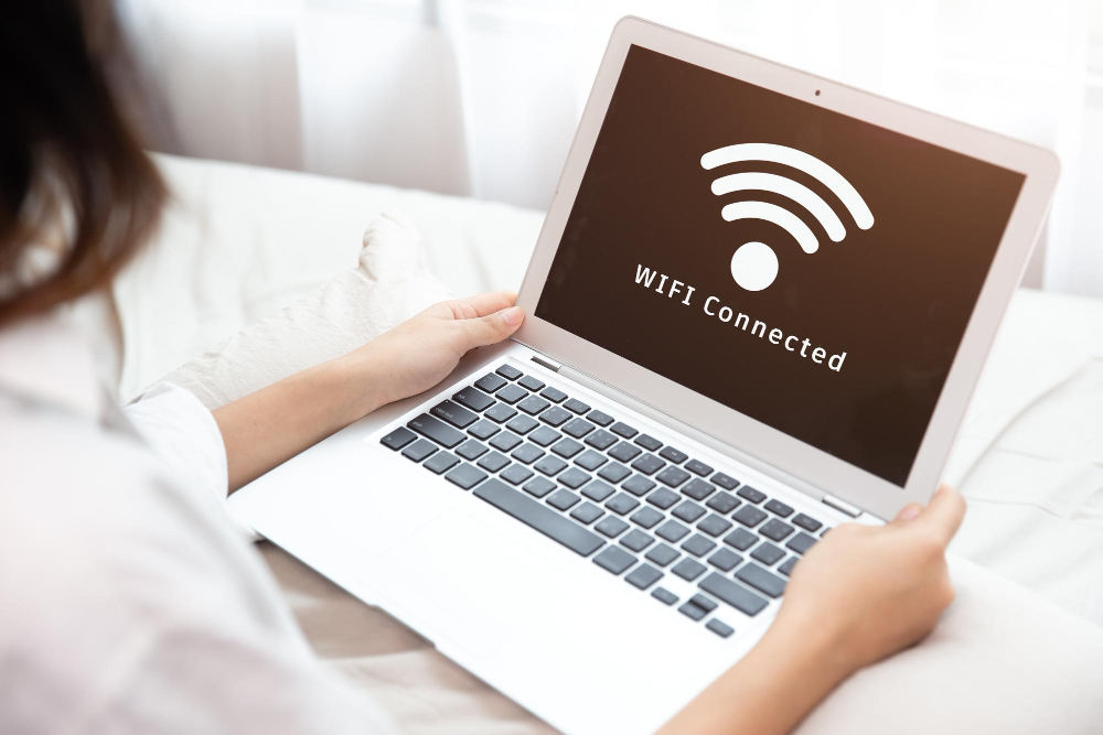A user carelessly connect to a fake WiFi